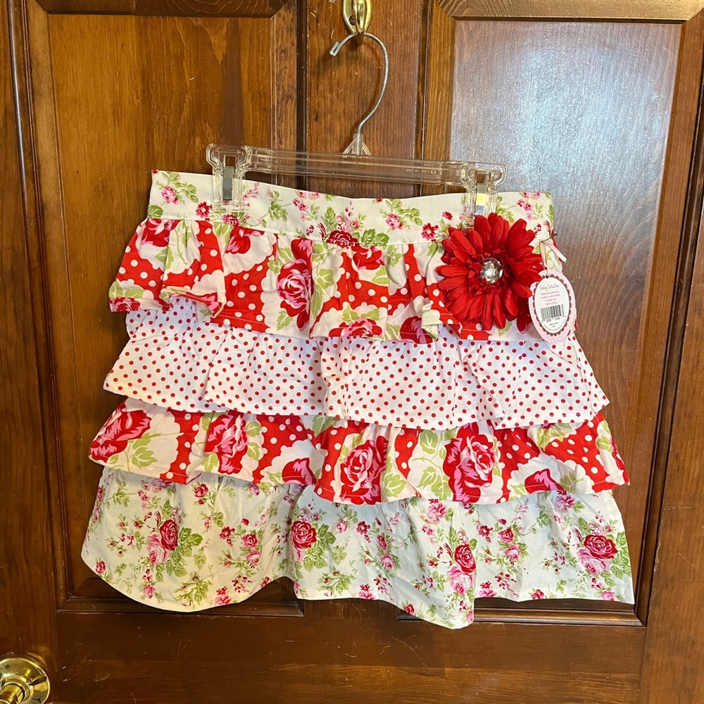 NWT Simply Whimsical Handcrafted, half Apron. Style = Valentine Truffle.